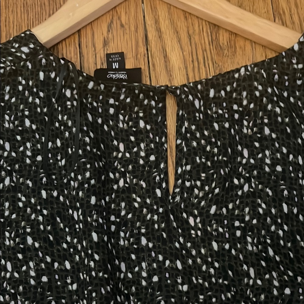 Chic Black and White Patterned Dress - Picture 6 of 7